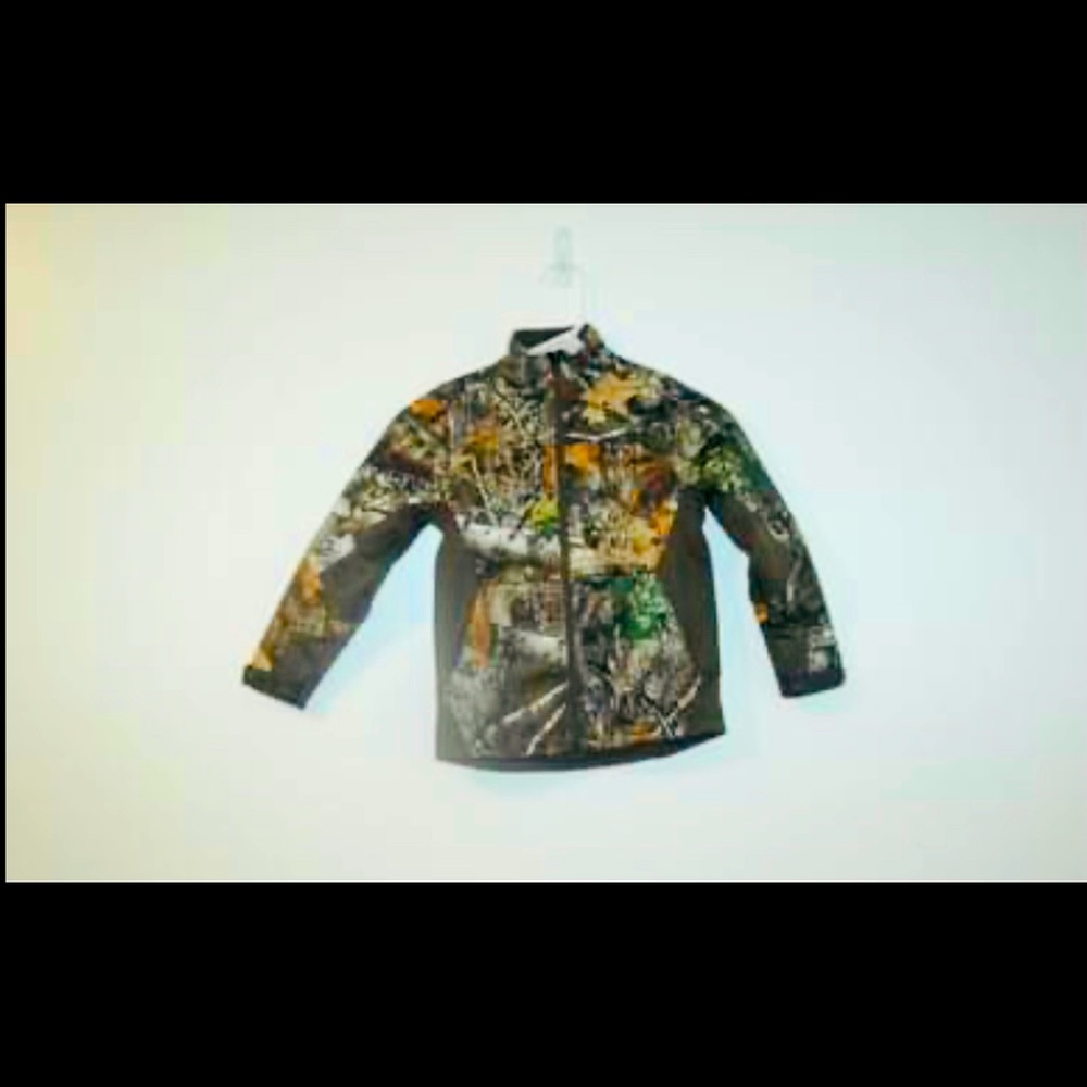 Magellan boys camo jacket XS